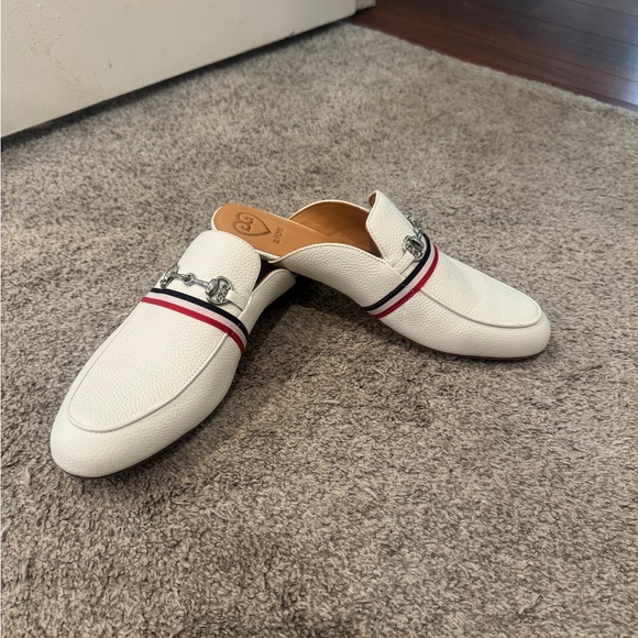 G/FORE Shoes - G/FORE White Leather Mule Loafers w/ Chain Detail Size 9